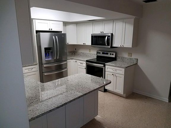 4th image of 202 Shore Dr