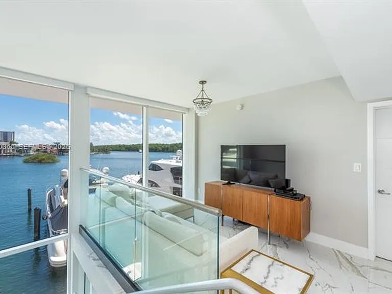 400 Sunny Isles Blvd #CU-104 — Photo 17