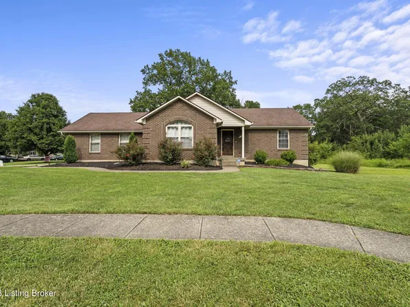 276 River Oaks Dr, Shepherdsville, KY 40165