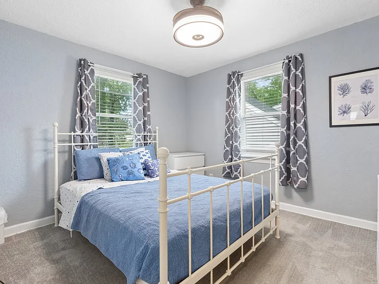 1016 Warwick Ave — Photo 16