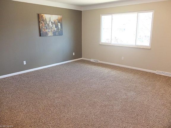 2nd image of 878 Zeletta Dr