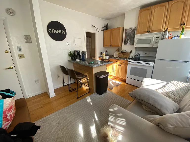 9 Charter St #3 — Photo 7