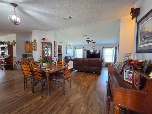 1567 Valiant Dr, Lakeland, FL 33810