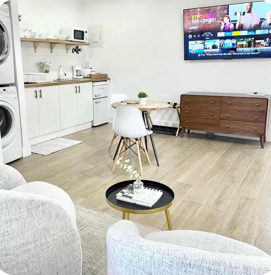 Studio, 350 sqft, $2,300 — Photo 4