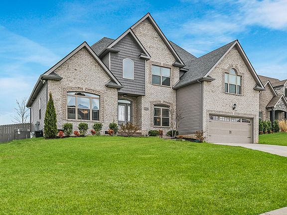 4th image of 1217 Castlewood Dr