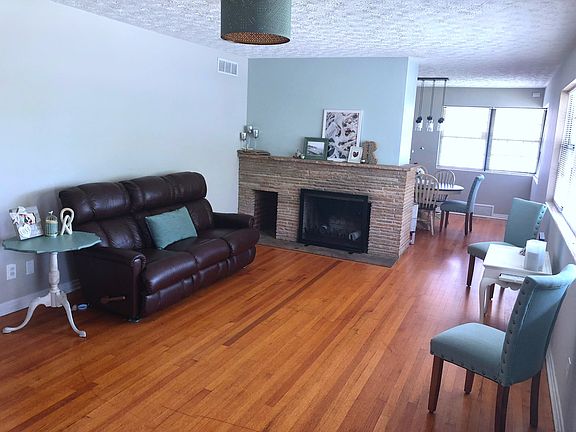 3rd image of 4115 Marquette Ave