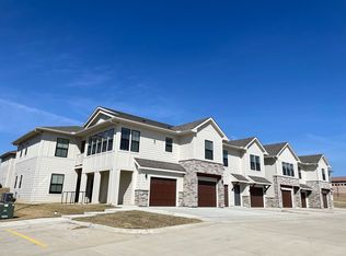 6040 Lake Estates Dr UNIT 111, Lawrence, KS 66047