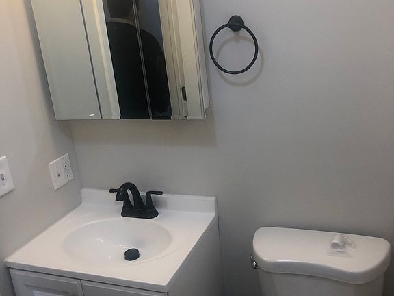 3rd image of 852 N Hamlin Ave #2
