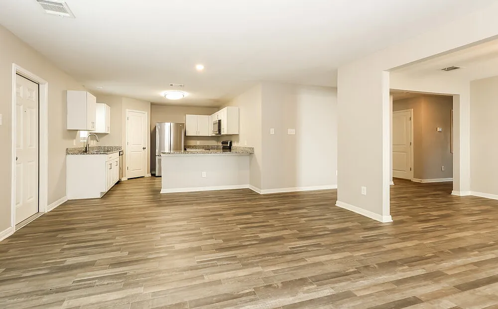 4 bed, 2.0 bath, 1608 sqft, $1,755 — Photo 4