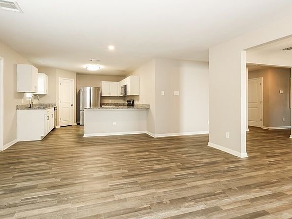 4th image of 15653 Del Norte Dr
