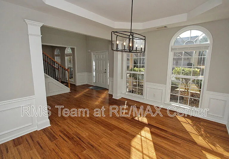 5057 Bethpage Dr — Photo 9