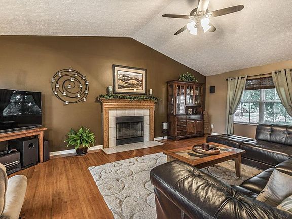 3rd image of 5758 Clover Groff Dr