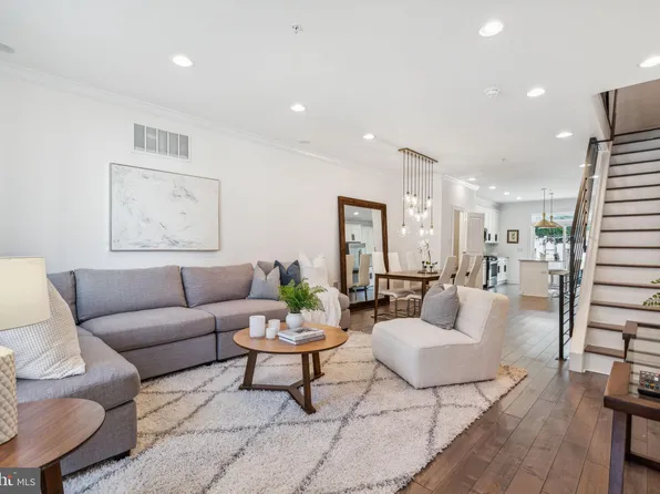 2514 W Oxford St, Philadelphia, PA 19121