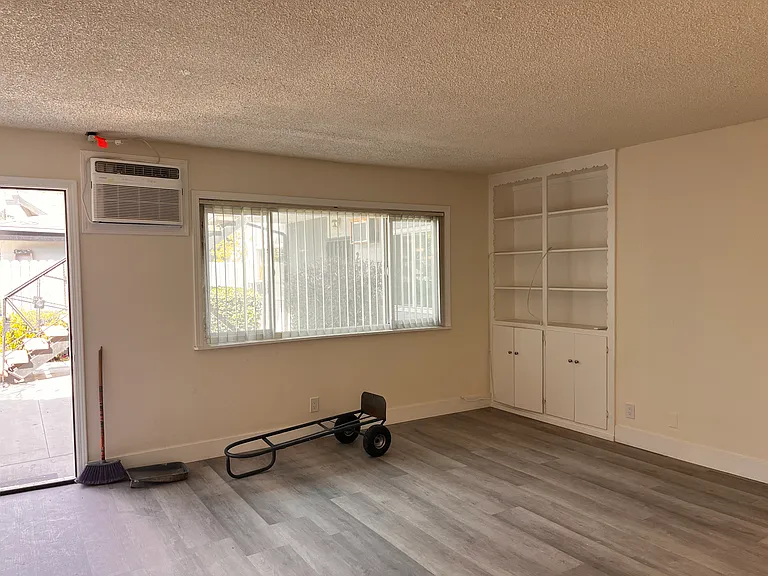 632 Abbey Ln #3 — Photo 17