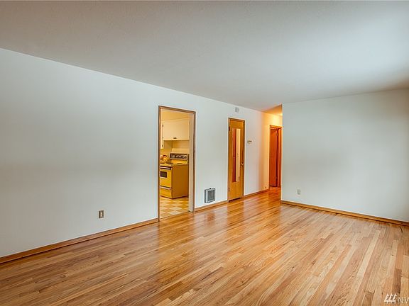5th image of 1258 Tedford St SE