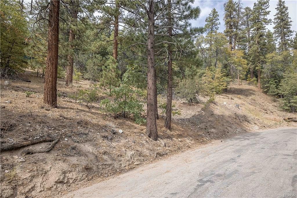 1237 Ridge Rd, Fawnskin, CA 92333 Zillow