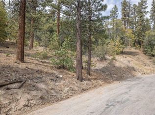 1237 Ridge Rd, Fawnskin, CA 92333