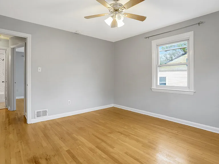2340 Fairview Ter — Photo 17