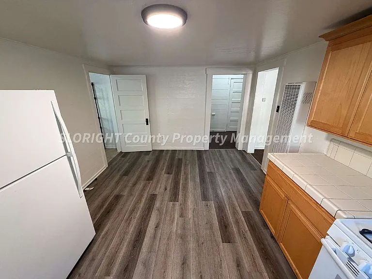 1243 Bond St — Photo 8