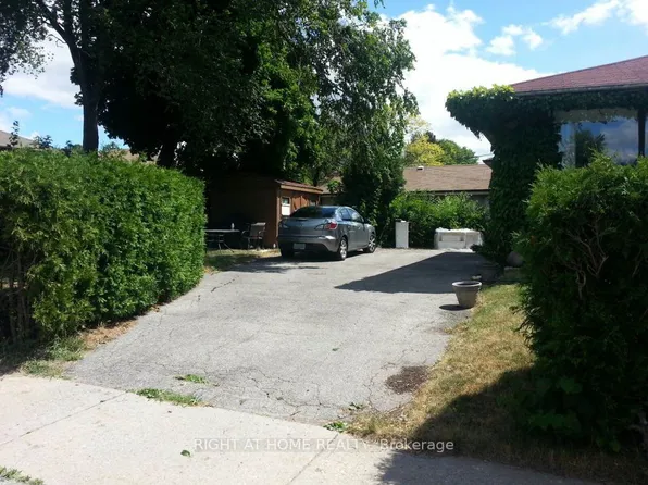 1 Mozart Ave, Toronto, ON M1K 2V8