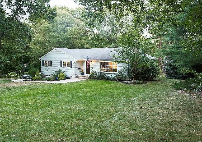 1st image of 30 Pricewood Dr