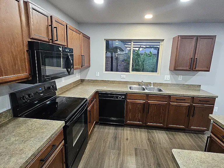 1401 Niagara Falls Ct — Photo 11
