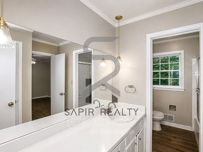 373 James St SW — Photo 19