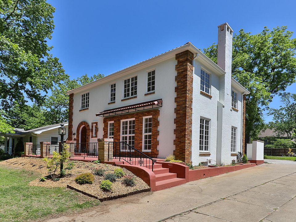 1st image of 924 S Pickwick Avenue