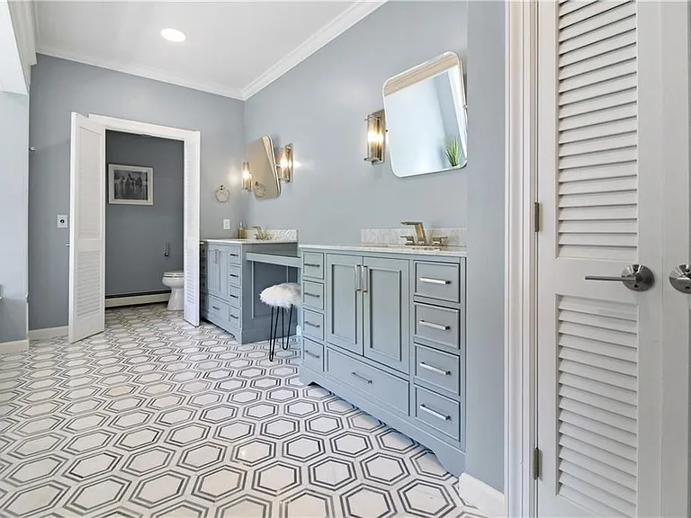 1 Harbor View Dr — Photo 36