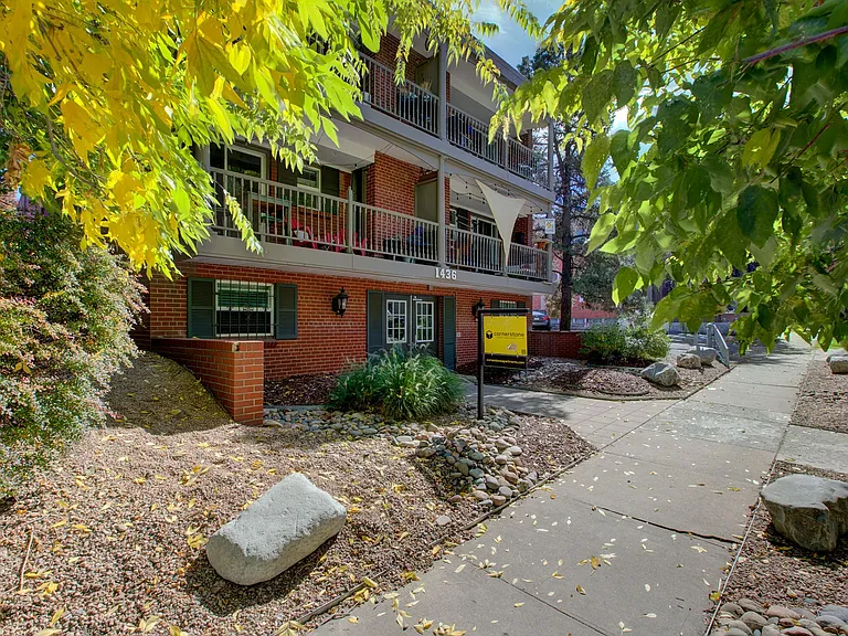 1436 Williams — Photo 8