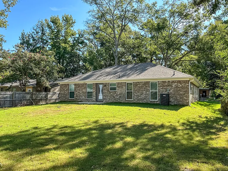 213 Pine Park Dr — Photo 13