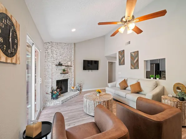 2523 Village Oak Dr, Katy, TX 77493