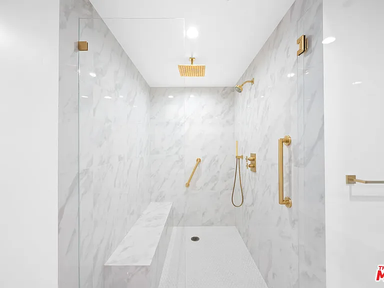 10724 Wilshire Blvd #Penthouse 1505 — Photo 32