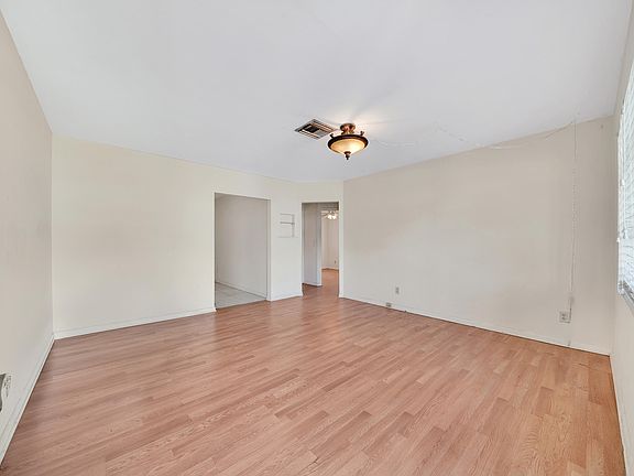 3rd image of 410 N 7th Street