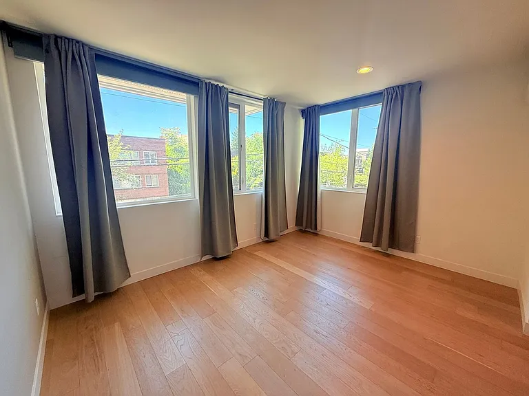 722 Summit Ave E — Photo 10
