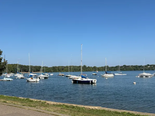 4430 W Lake Harriet Pkwy APT 303, Minneapolis, MN 55410
