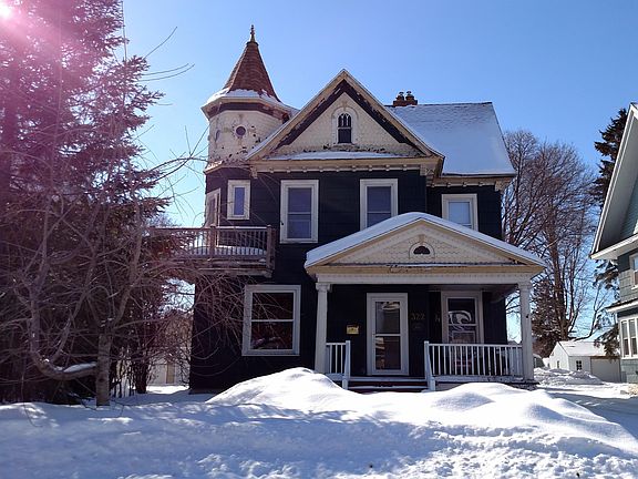 2nd image of 322 E Spruce St