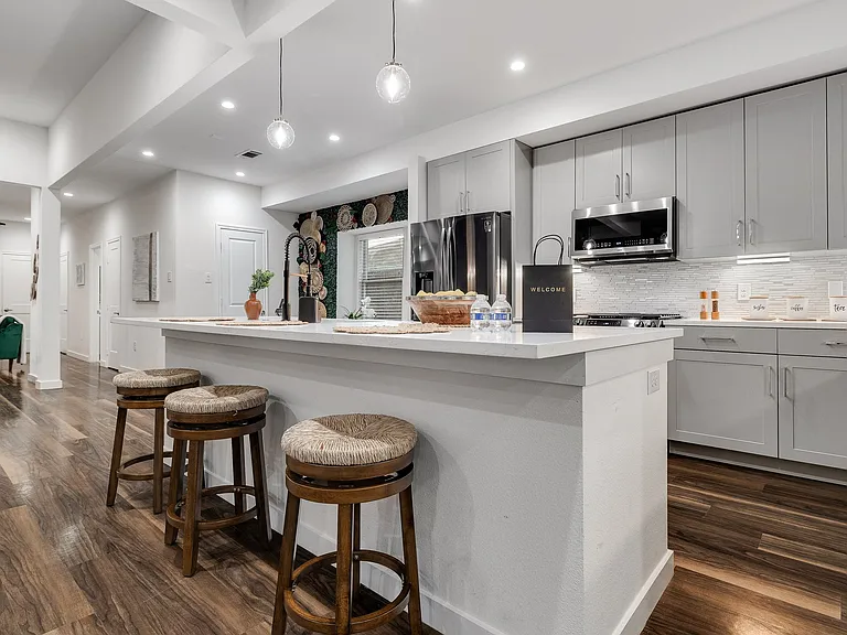 1922 Camden Way — Photo 16