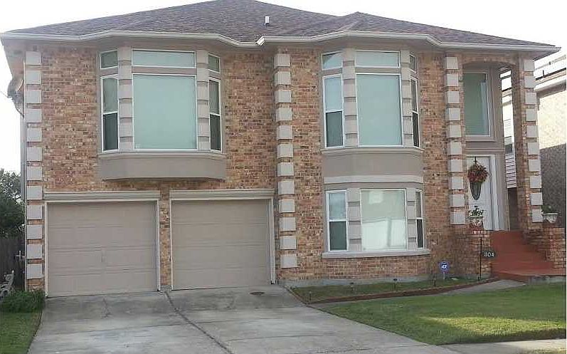 1st image of 304 Southwood Dr