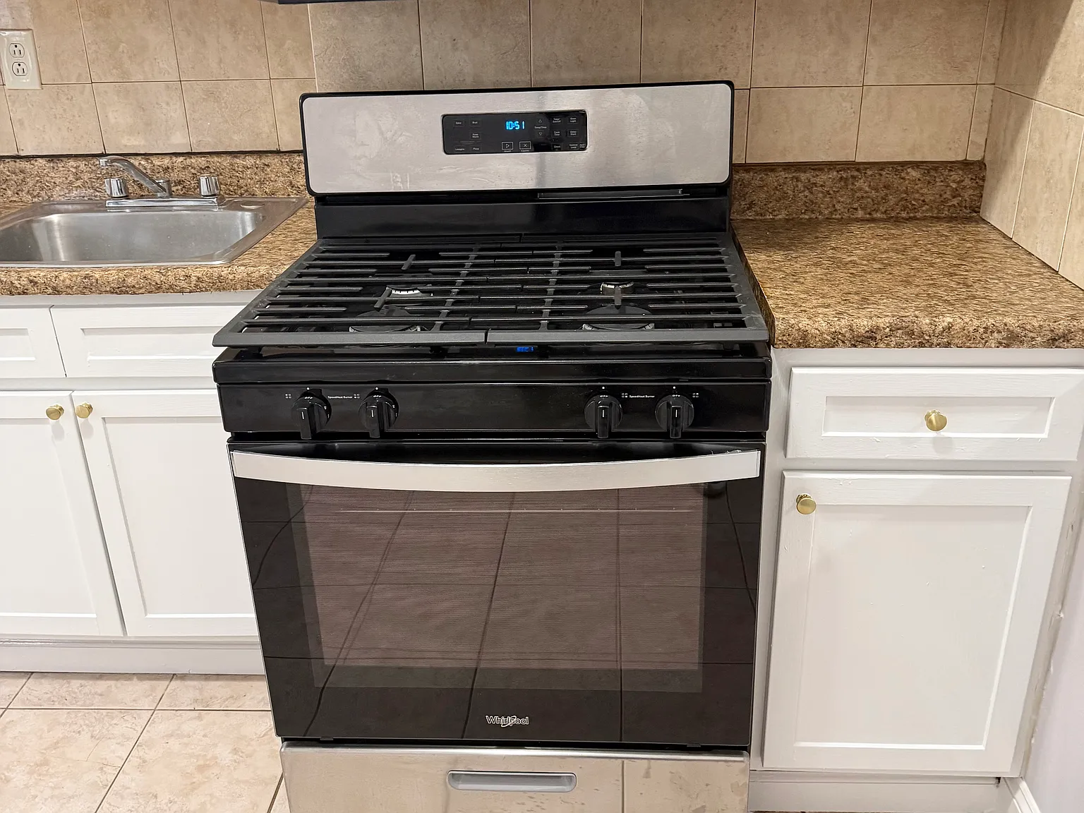 2 bed, 750 sqft, $2,650 — Photo 3