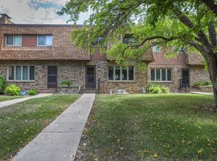 1402 E Gateway Cir S APT I, Fargo, ND 58103