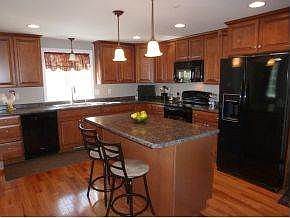 Kitchen w/Hardwood