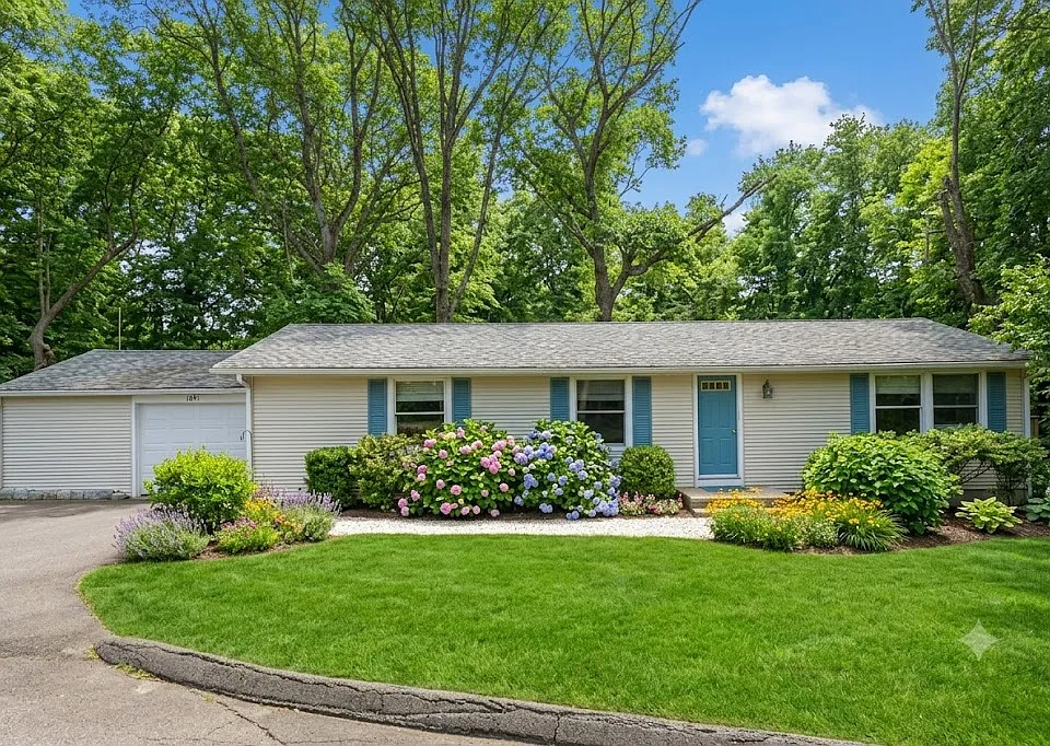1091 Boston Post Rd