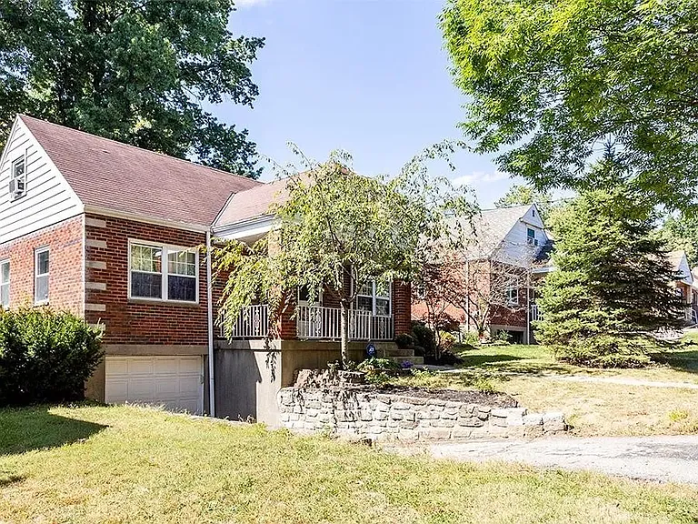 981 Glenna Dr — Photo 2