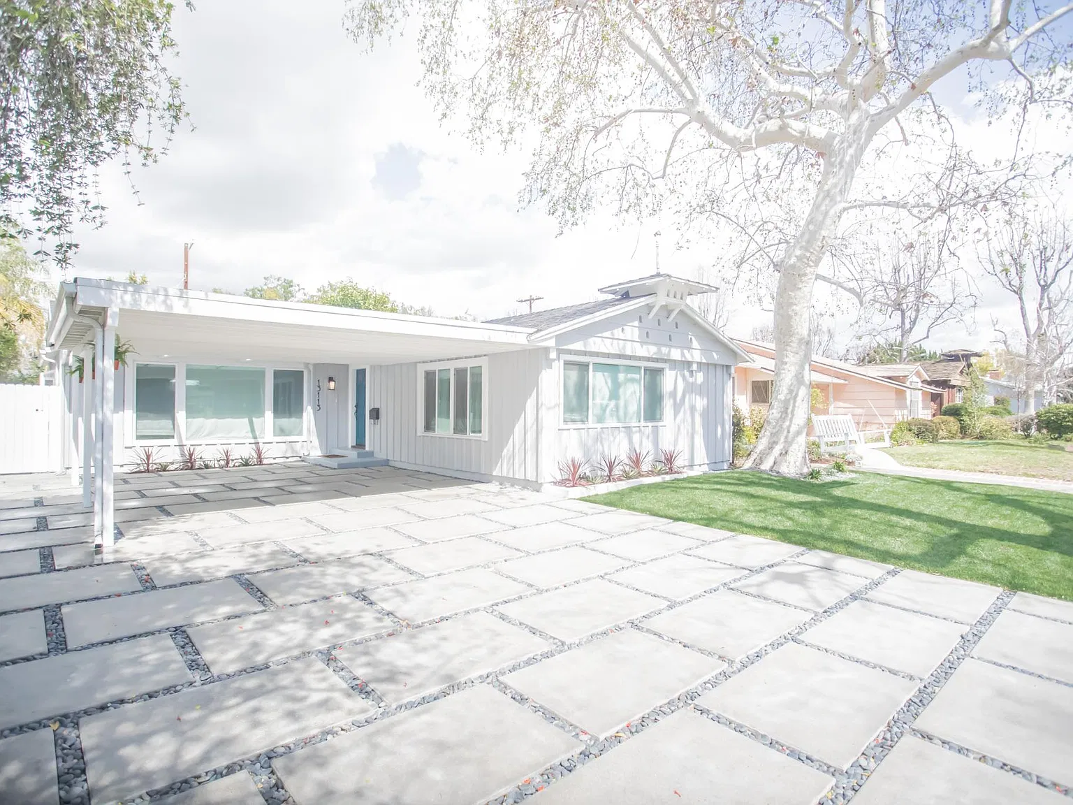 13113 Weddington St — Photo 4