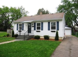 130 S Commonwealth Ave, Elgin, IL 60123