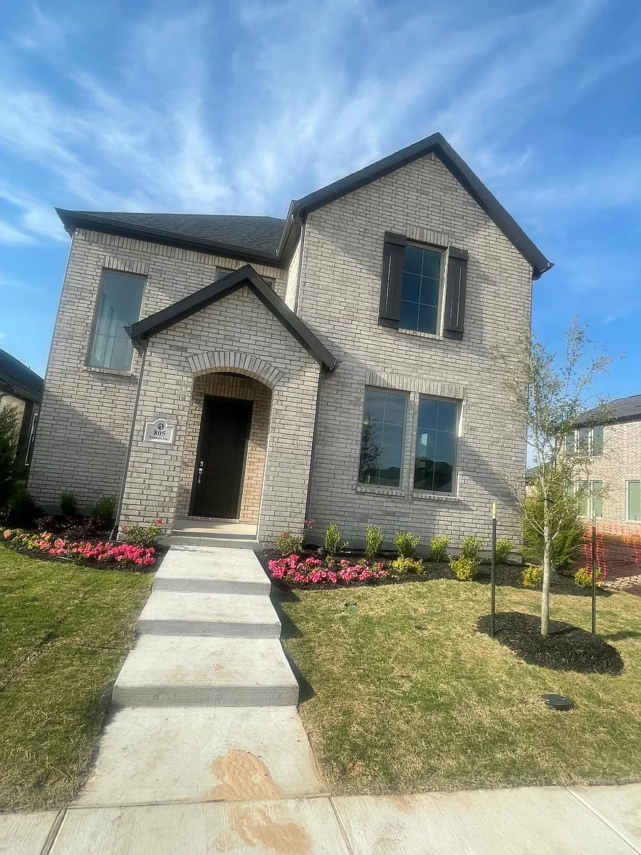 Building Photo - 805 Kendall Ln