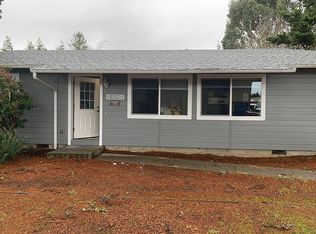 96 North Ave SE, Bandon, OR 97411