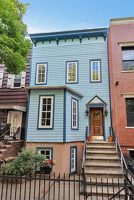 Sold by Corcoran | media 21