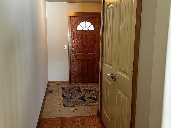 4th image of 5423 Glenellen Dr APT 13